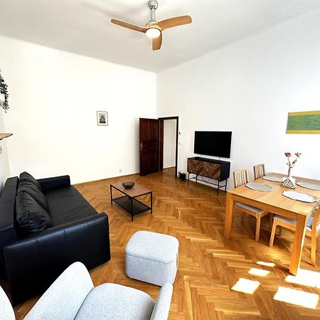 Black Eagle Apartments Прага Экстерьер фото