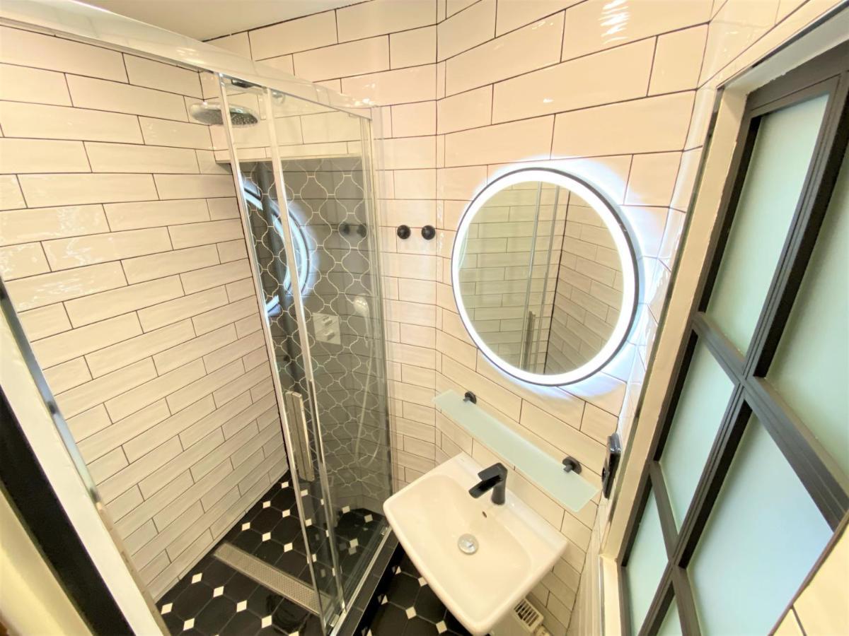 Black Eagle Apartments Прага Экстерьер фото