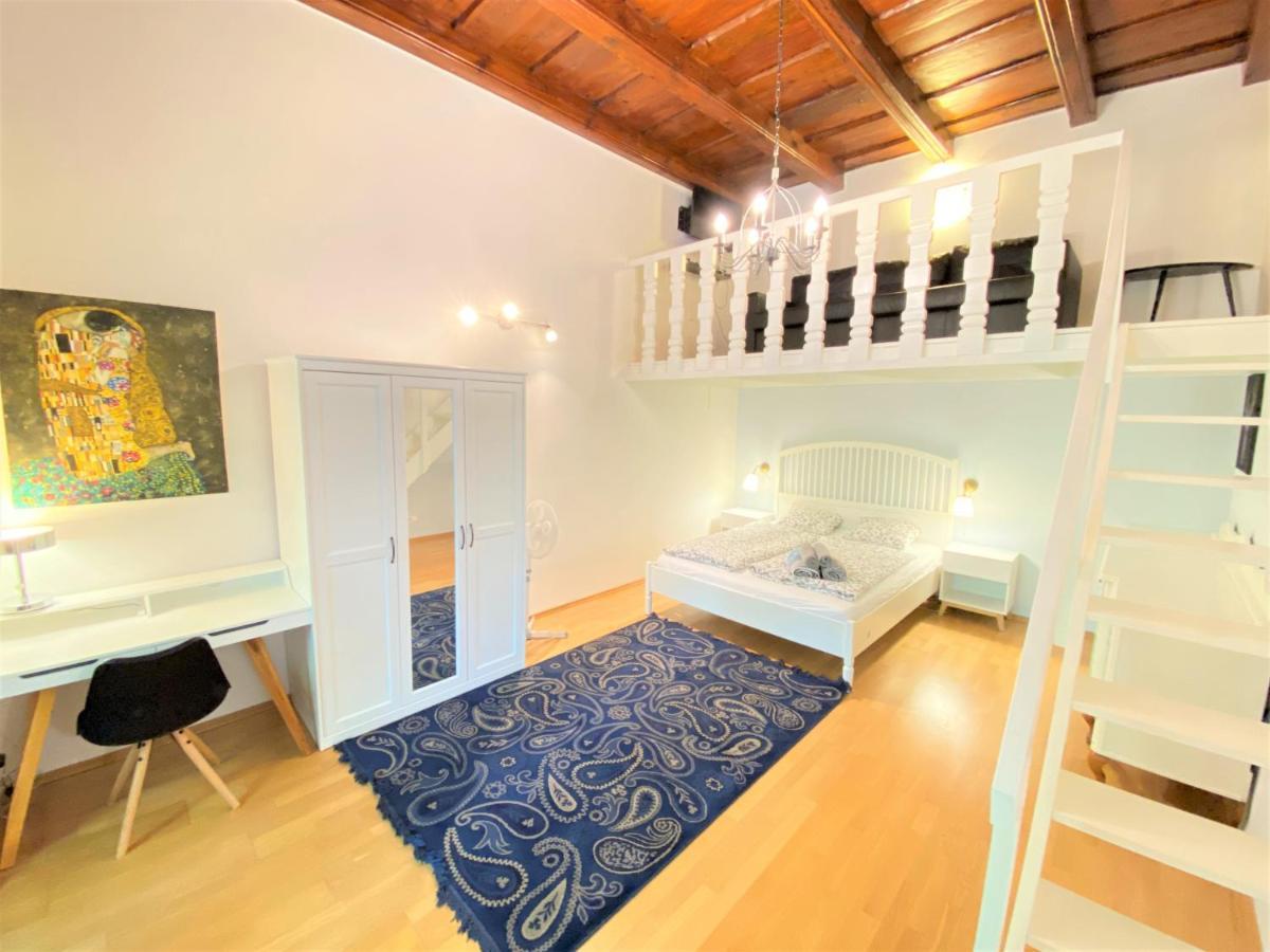 Black Eagle Apartments Прага Экстерьер фото