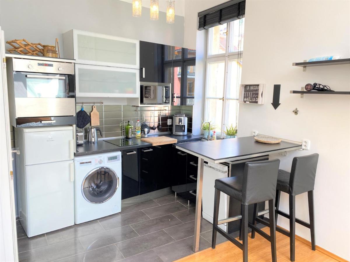 Black Eagle Apartments Прага Экстерьер фото