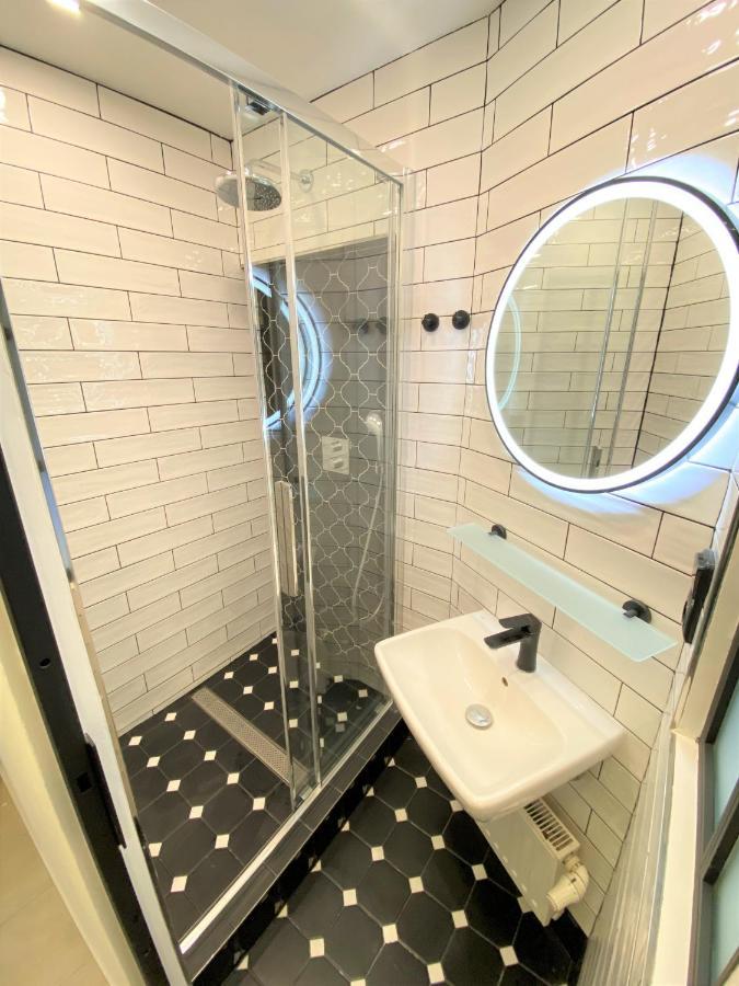 Black Eagle Apartments Прага Экстерьер фото
