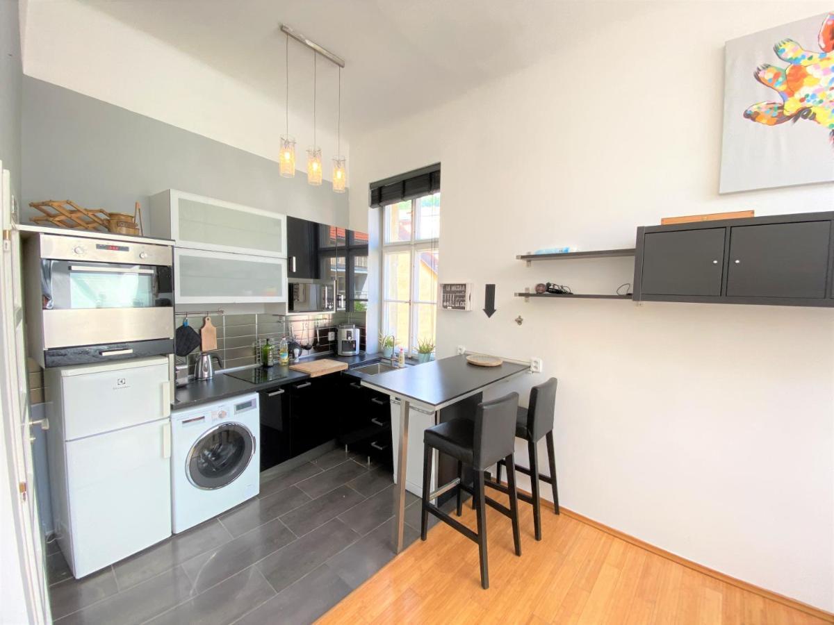 Black Eagle Apartments Прага Экстерьер фото