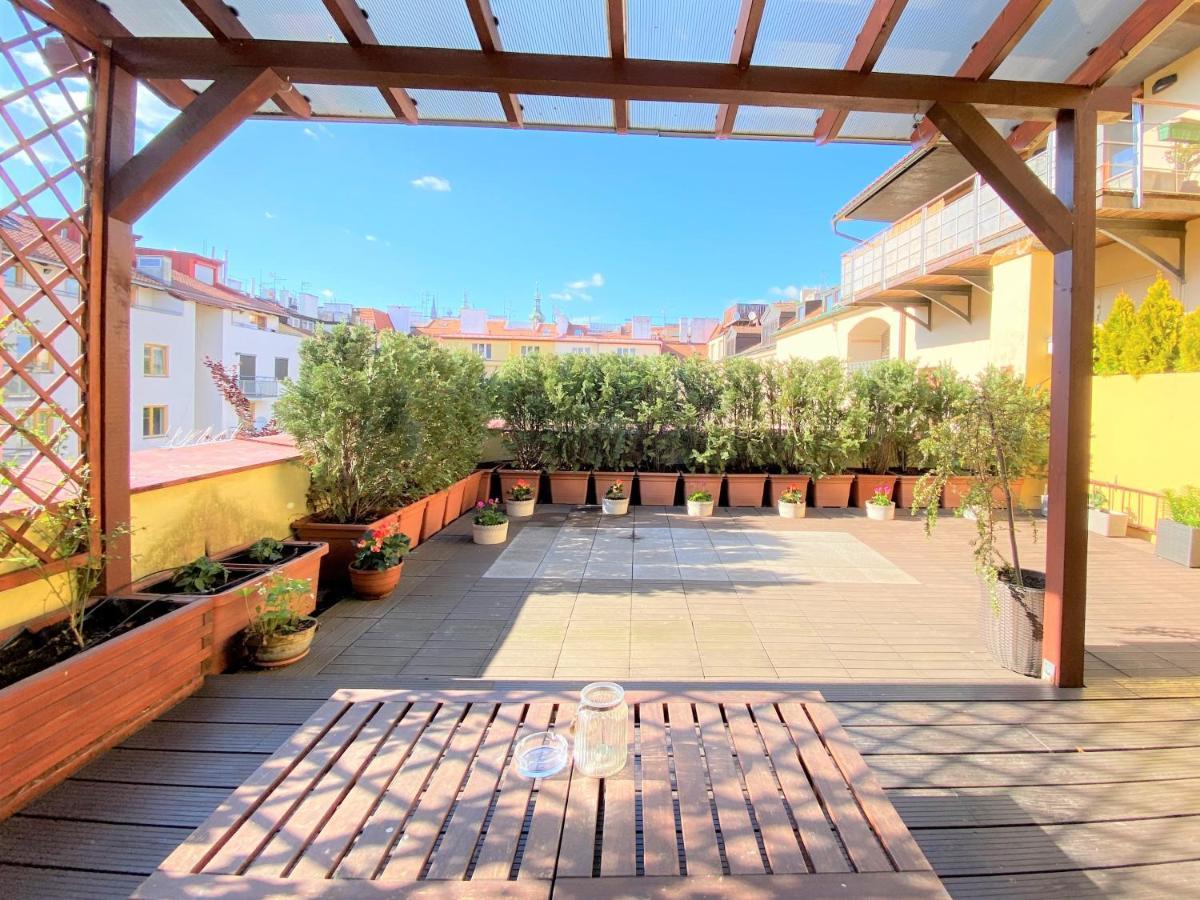 Black Eagle Apartments Прага Экстерьер фото