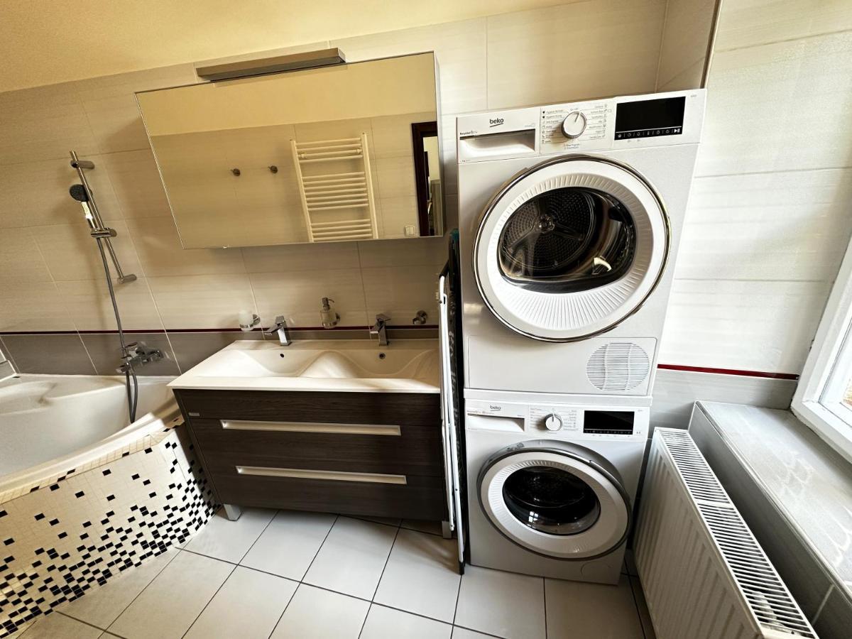 Black Eagle Apartments Прага Экстерьер фото