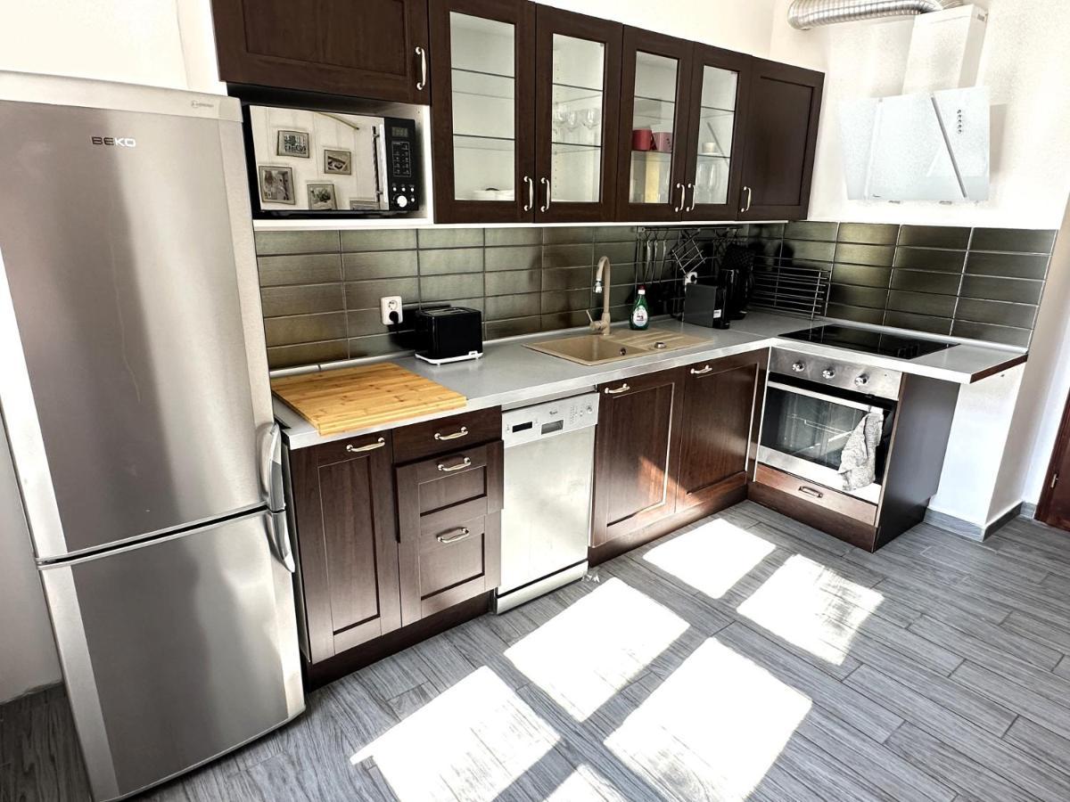 Black Eagle Apartments Прага Экстерьер фото