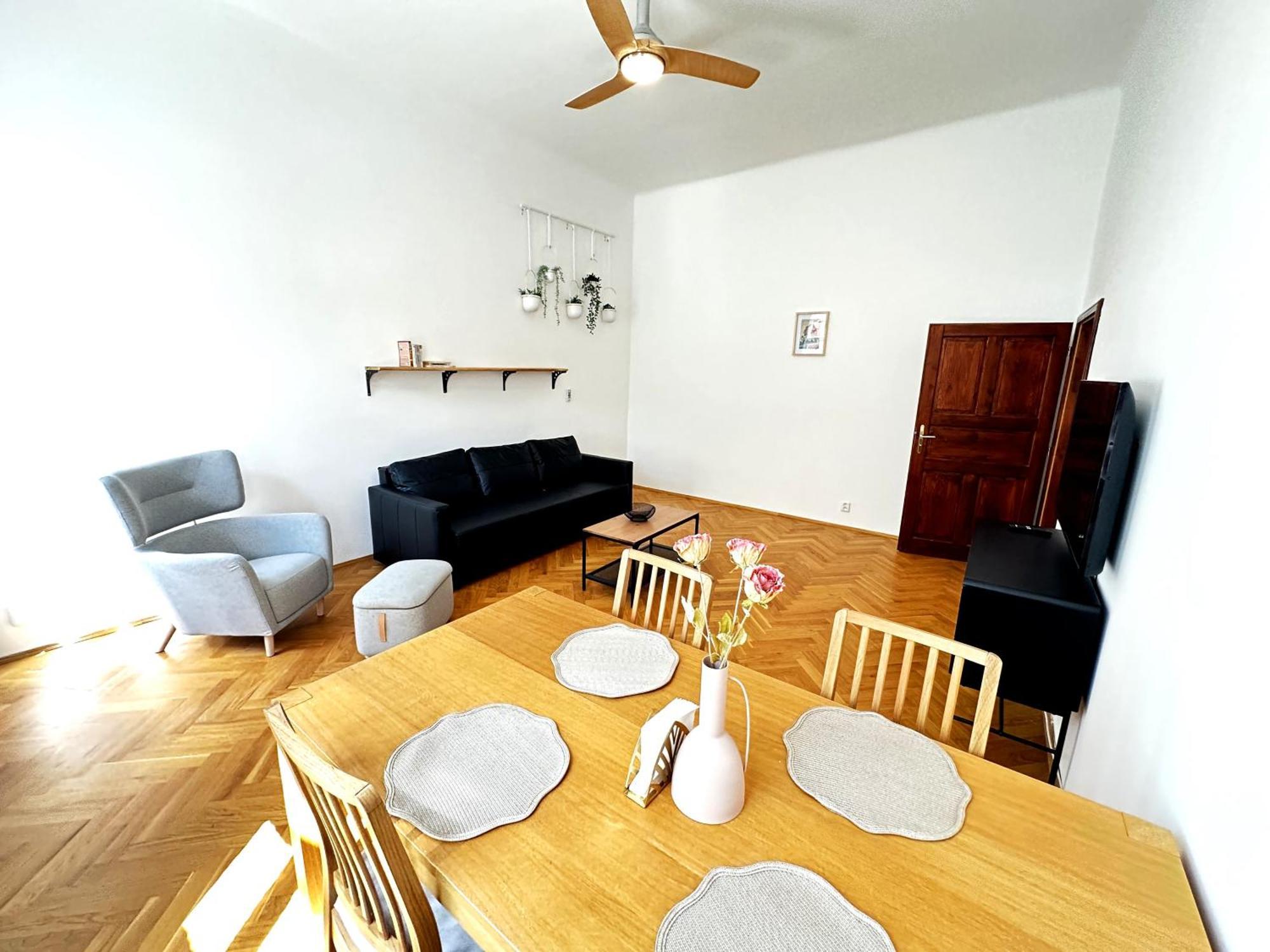 Black Eagle Apartments Прага Экстерьер фото
